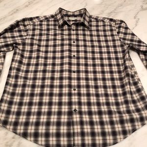 🔥St. John’s Bay plaid shirt!🔥